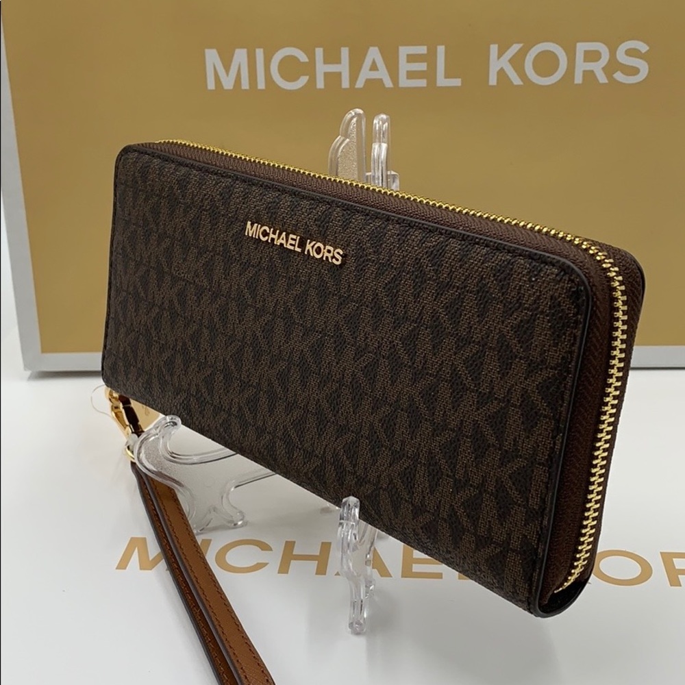 MICHAEL KORS Jet Set Travel Continental Zip Wallet - Picture 10 of 11
